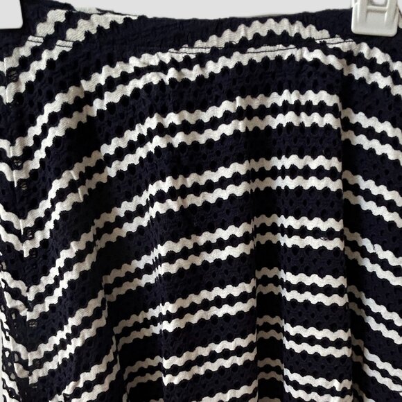AQUA DARK NAVY & WHITE FLARED SKIRT SIZE GIRLS SIZE M - Picture 10 of 14